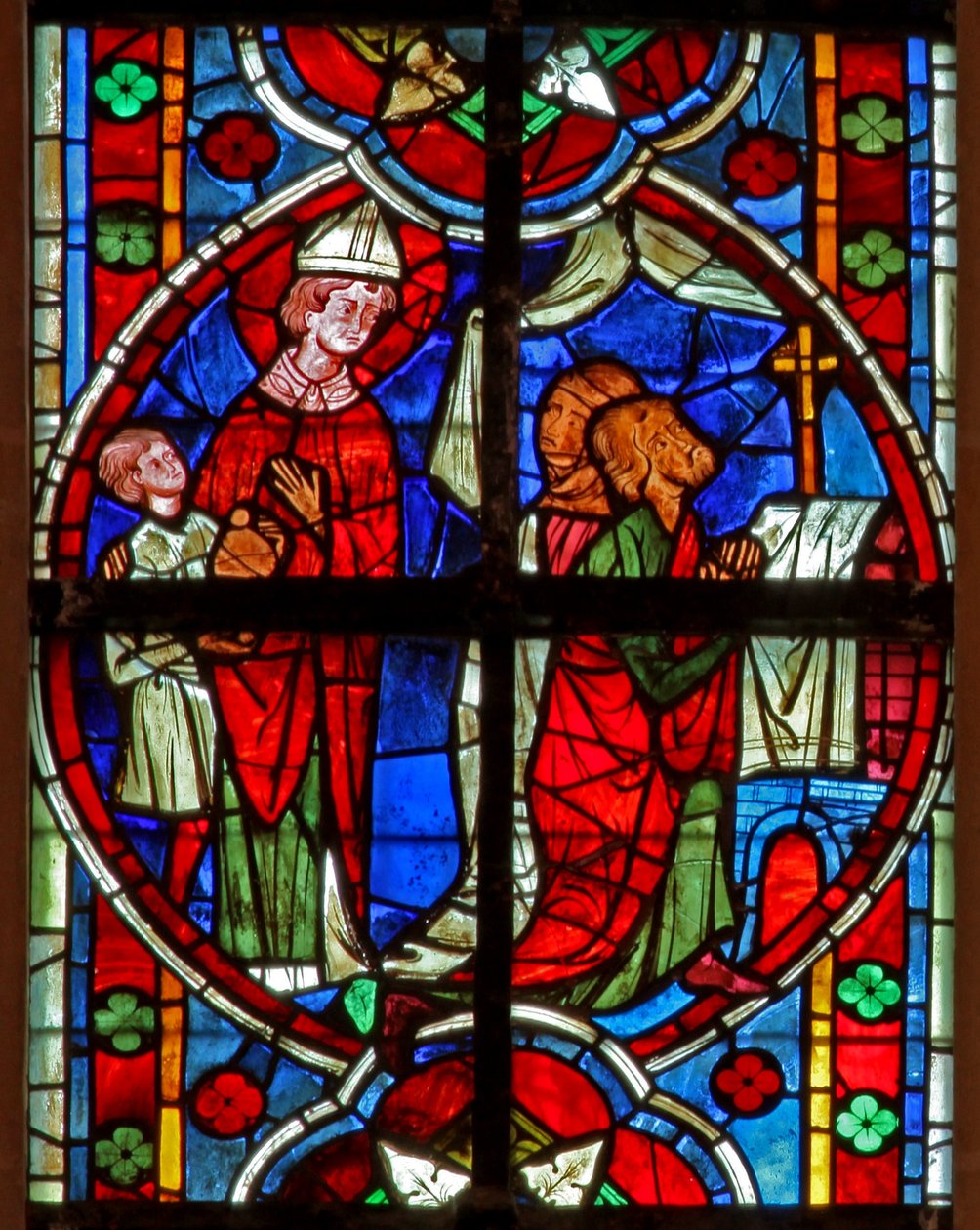 Vindu w209 som viser en scene fra en legende om St Nicholas: han hjelper til med å gjenopprette de stjålne varene av French School