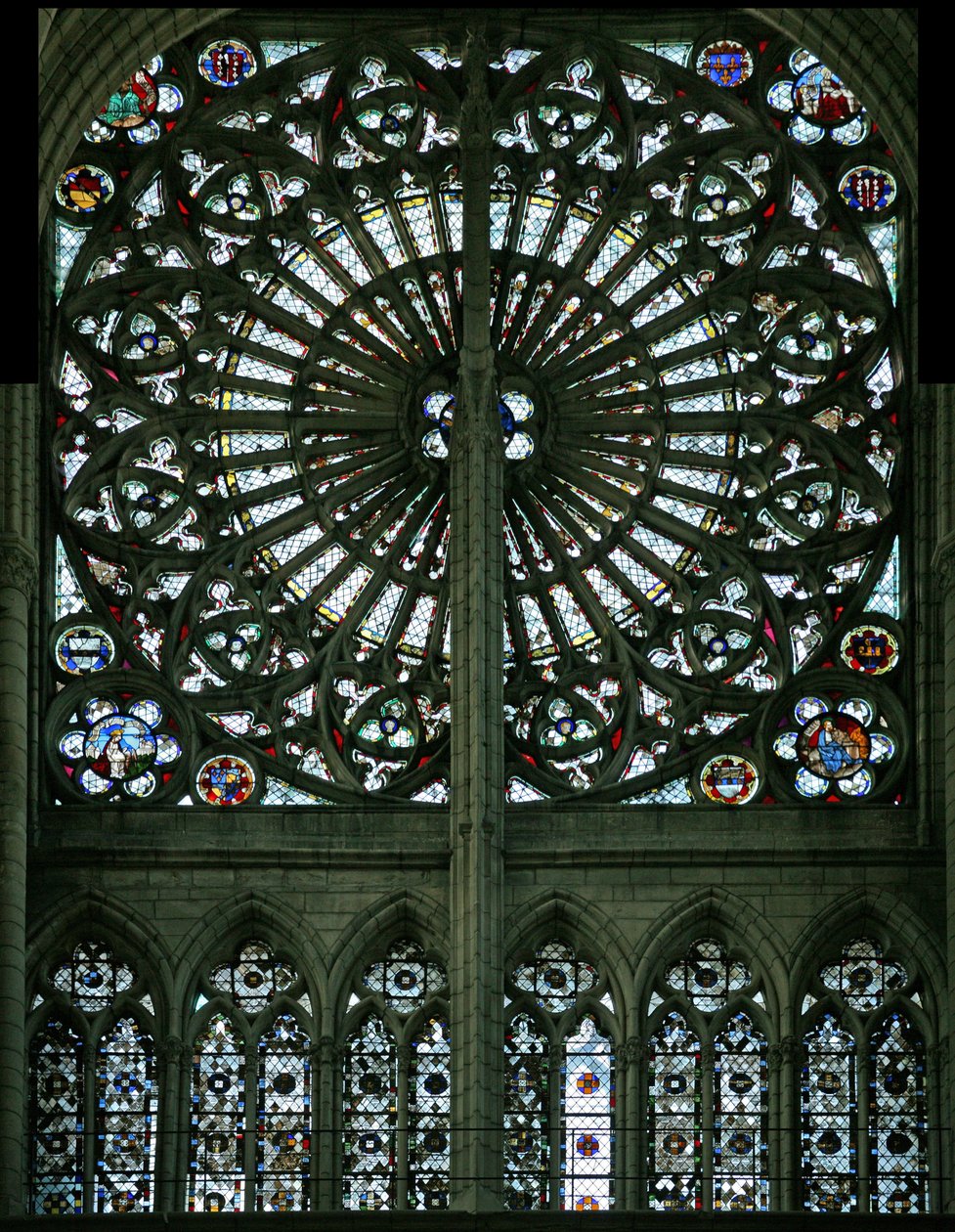 Vindu w219 som viser evangelistene og grisaille (rosevindu - internt) av French School