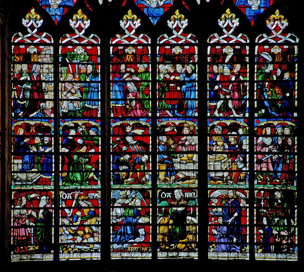Vindu w236 som viser scener fra historien om Daniel av French School