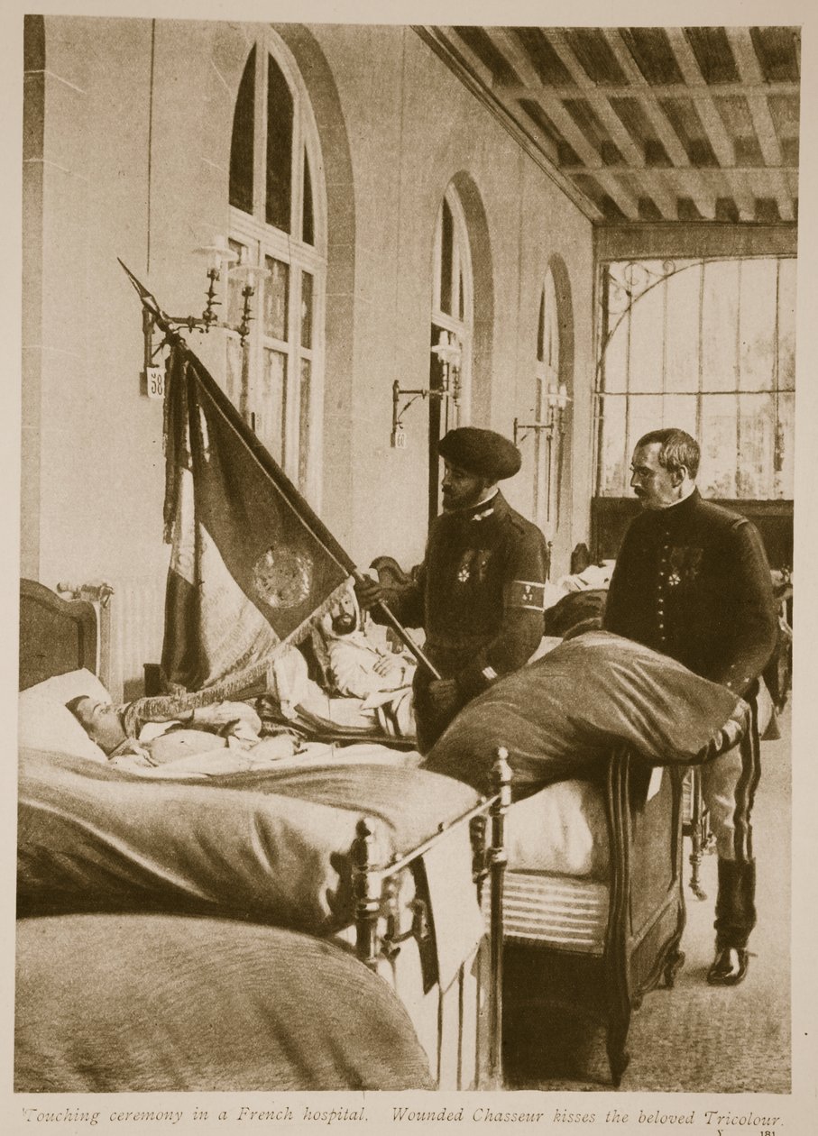 Wounded Chasseur kysser den elskede Tricolour, 1914-19 av French School