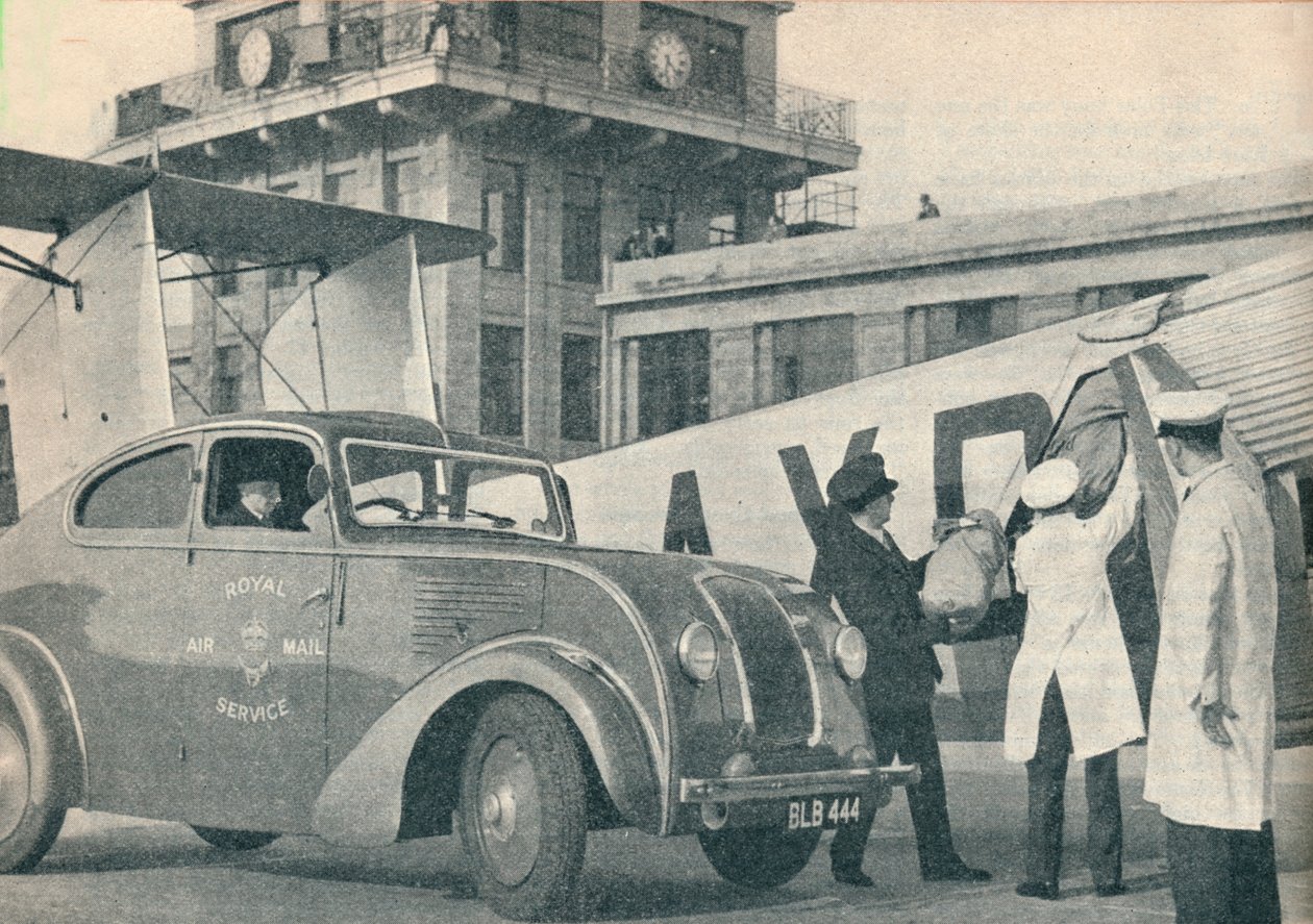 Laster e-post om bord på en Imperial Airways-rute på Croydon flyplass, c1936 c1937 av GPO