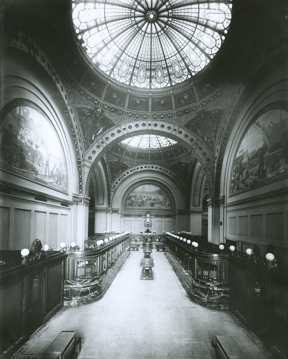 National Park Bank Interior, New York City, 1910 (foto av gelatinsølv) av G.P. Hall und Sohn