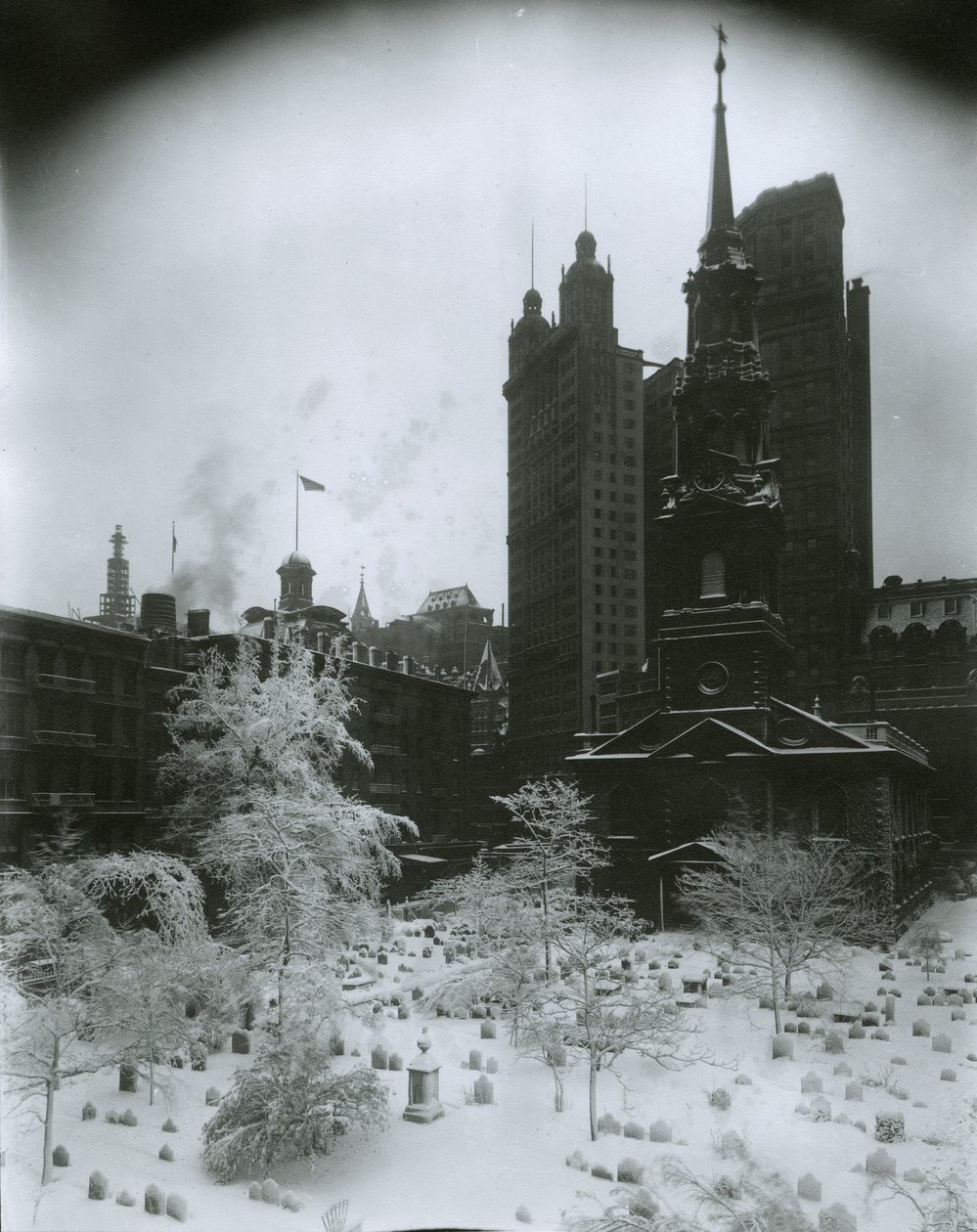 St. Paul's Churchyard med snø, New York City av G.P. Hall und Sohn