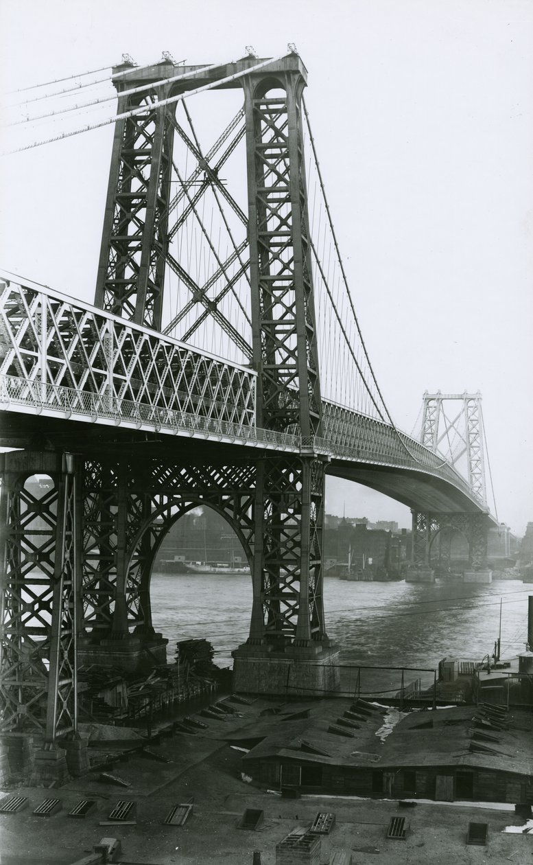 Williamsburg Bridge over East River under bygging, 1898 av G.P. Hall und Sohn