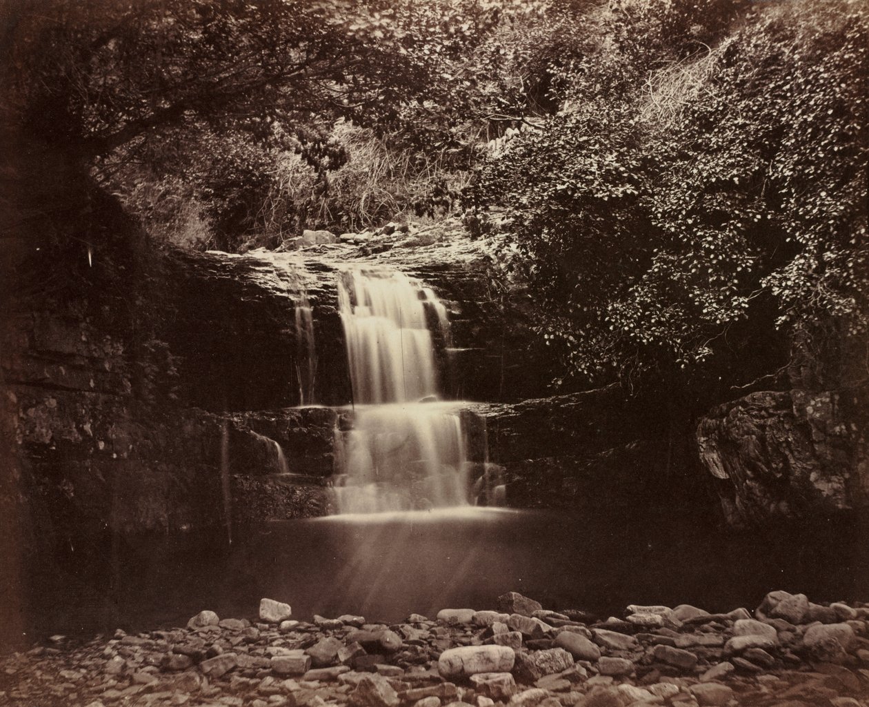 Vale of Neath av G. B. Gething