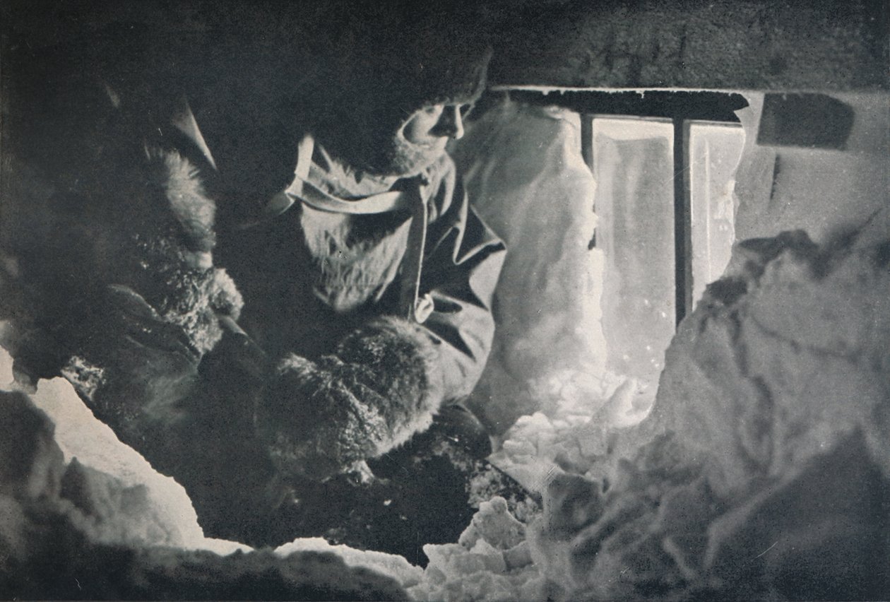 Rydder drift fra Window of Hut ved Cape Adare, c1911, 1913 av G. Murray Levick