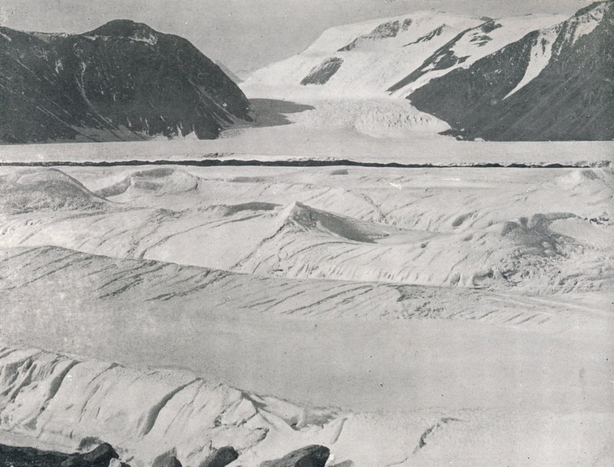 Sprukket is ved inngangen til Priestley Glacier, c1911, 1913 av G. Murray Levick