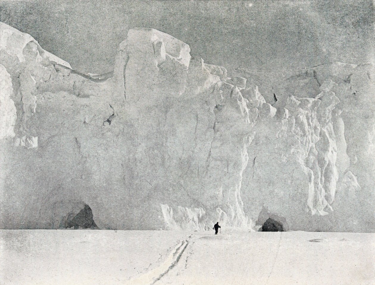 Face of a Glacier in Victoria Land, c1911, 1913. av G. Murray Levick