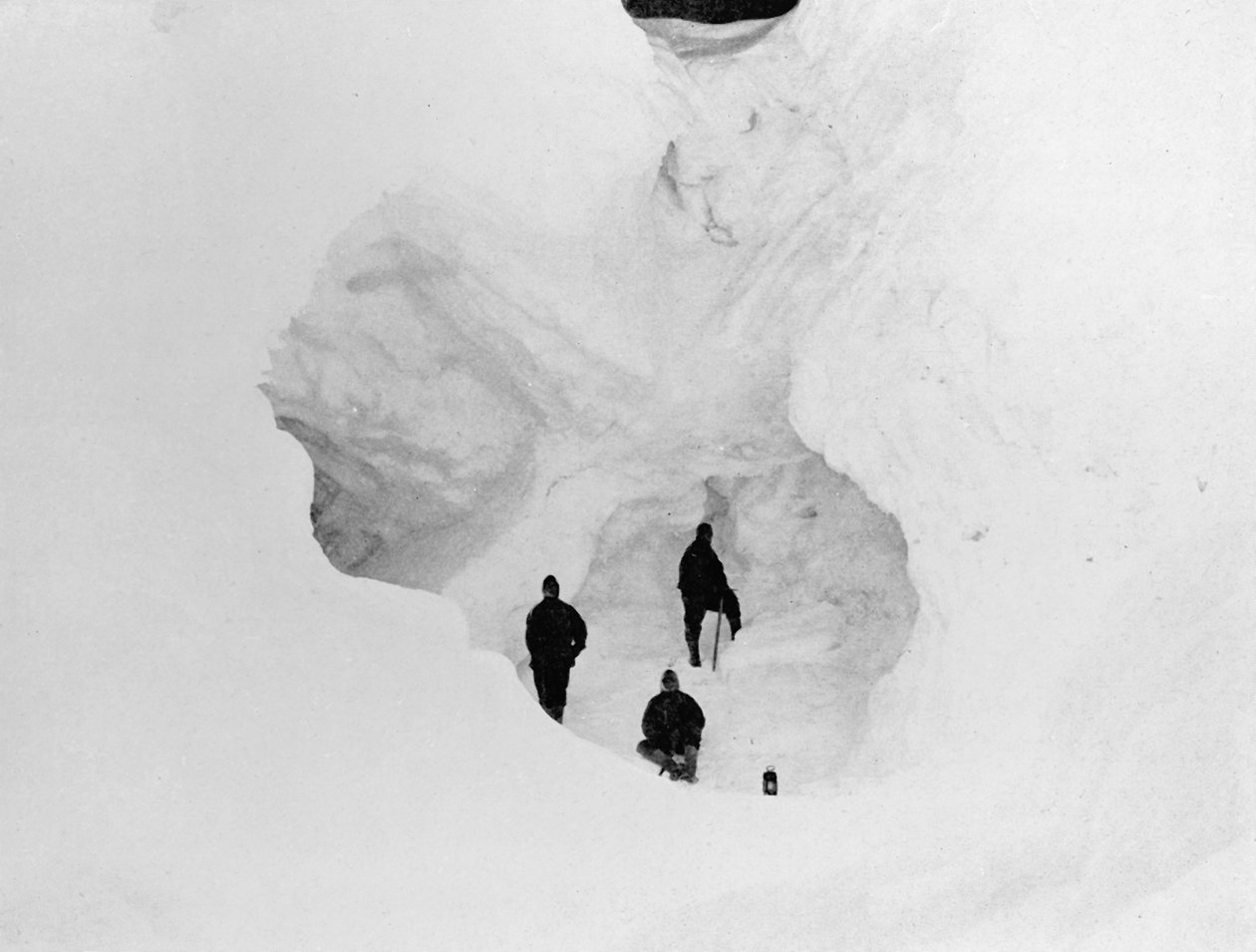Ishule, c1911, 1913 av G. Murray Levick
