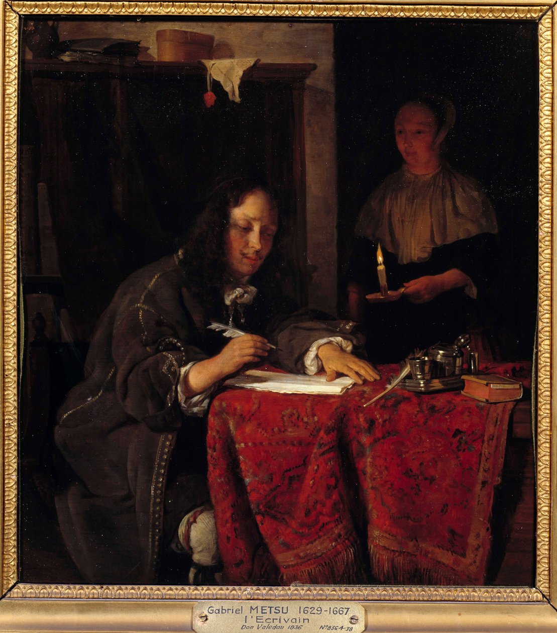 Forfatteren. Tjener holder et stearinlys slik at sorenskriveren har lys å skrive av Gabriel Metsu
