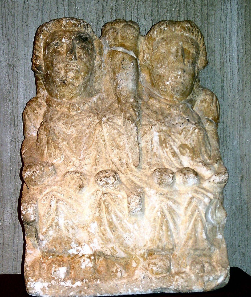 To gudinne-mødre (hvit stein) av Gallo Roman