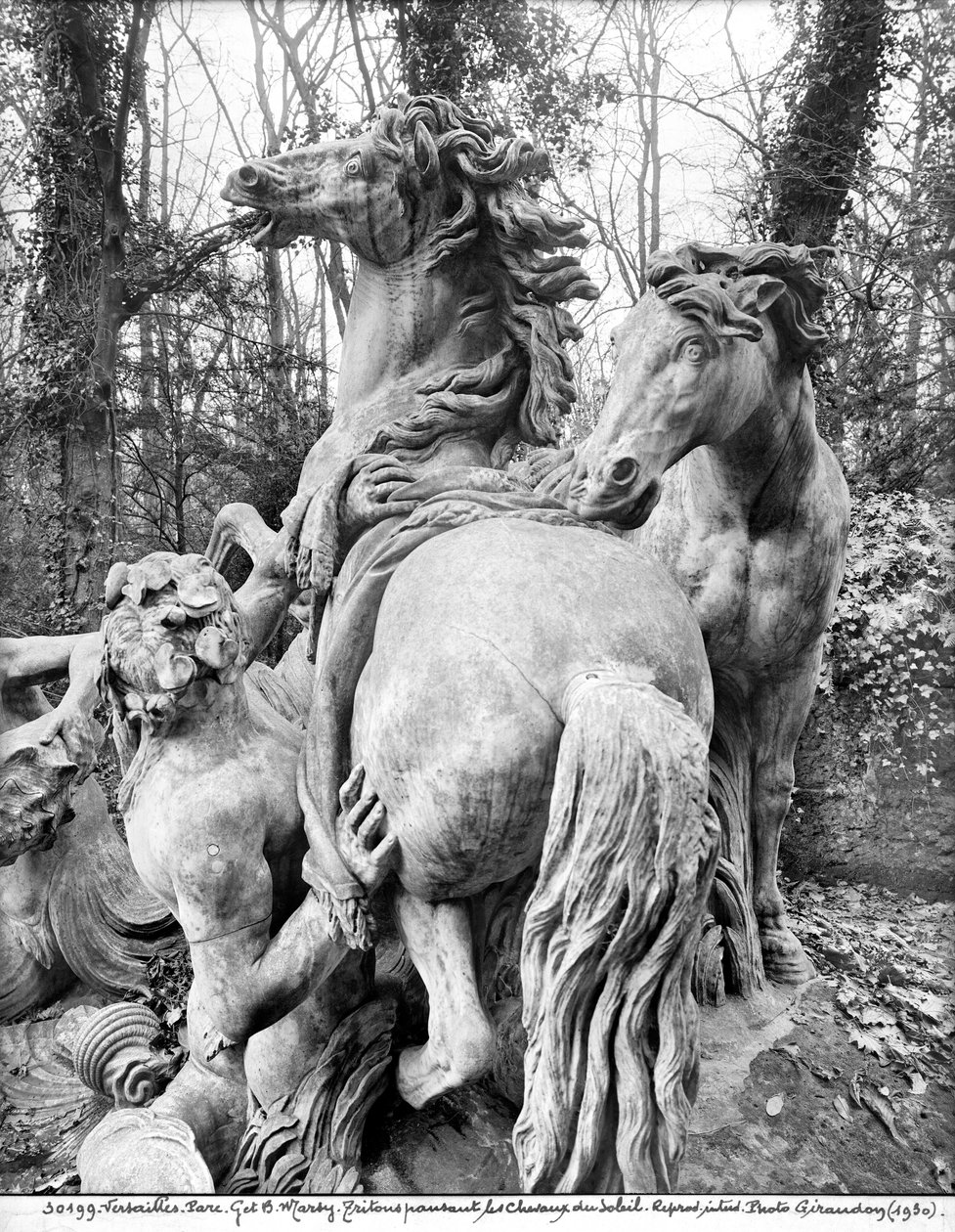 Tritons stelle to solhester i lunden til Apollo-badene, ca. 1667-72 (se 242850, 242856 til 242860) (marmor) av Gaspard and Balthazar Marsy