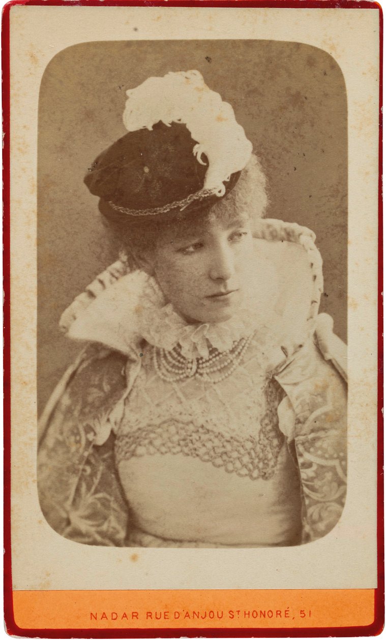 Portrett av Sarah Bernhardt 1844-1923, ca 1865. av Gaspard Félix Nadar