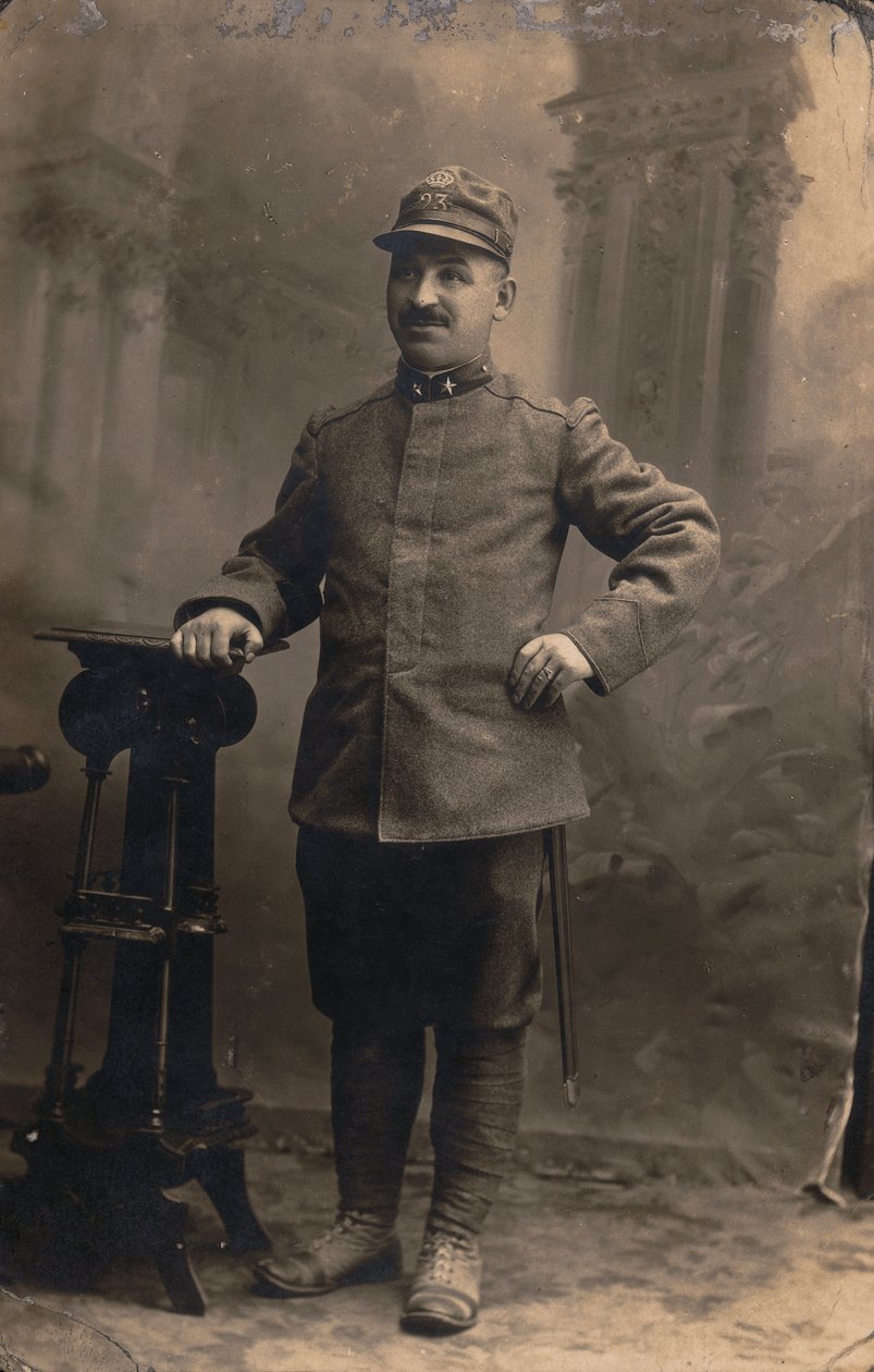Album "The GM R. Army (1. verdenskrig)": soldater fra det 23. regiment. Territorial milits i uniform etter land (s/hvitt-bilde) av Gemmi Gemmi