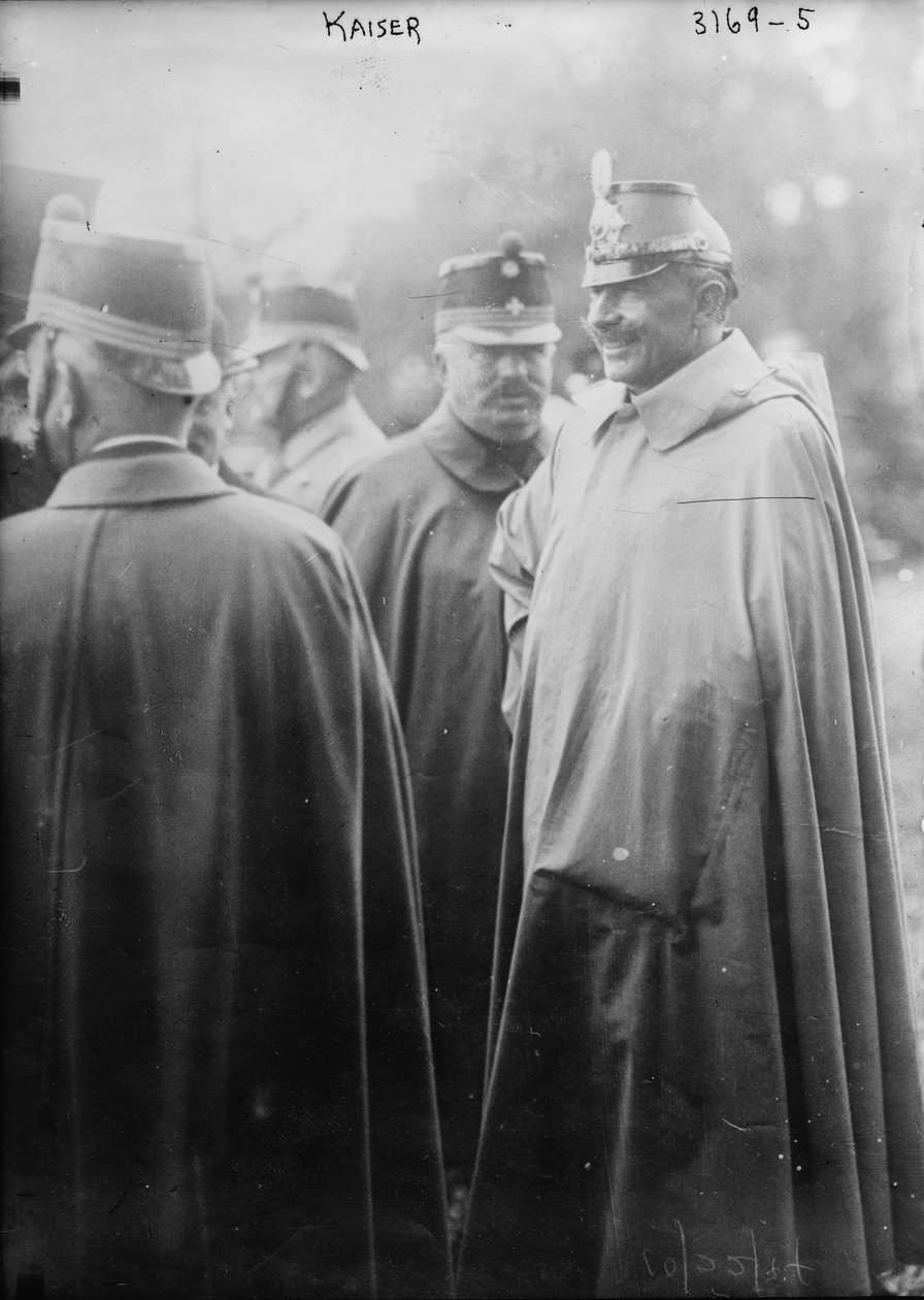 Kaiser Wilhelm med sine tropper, 1914-18 av George Grantham Bain