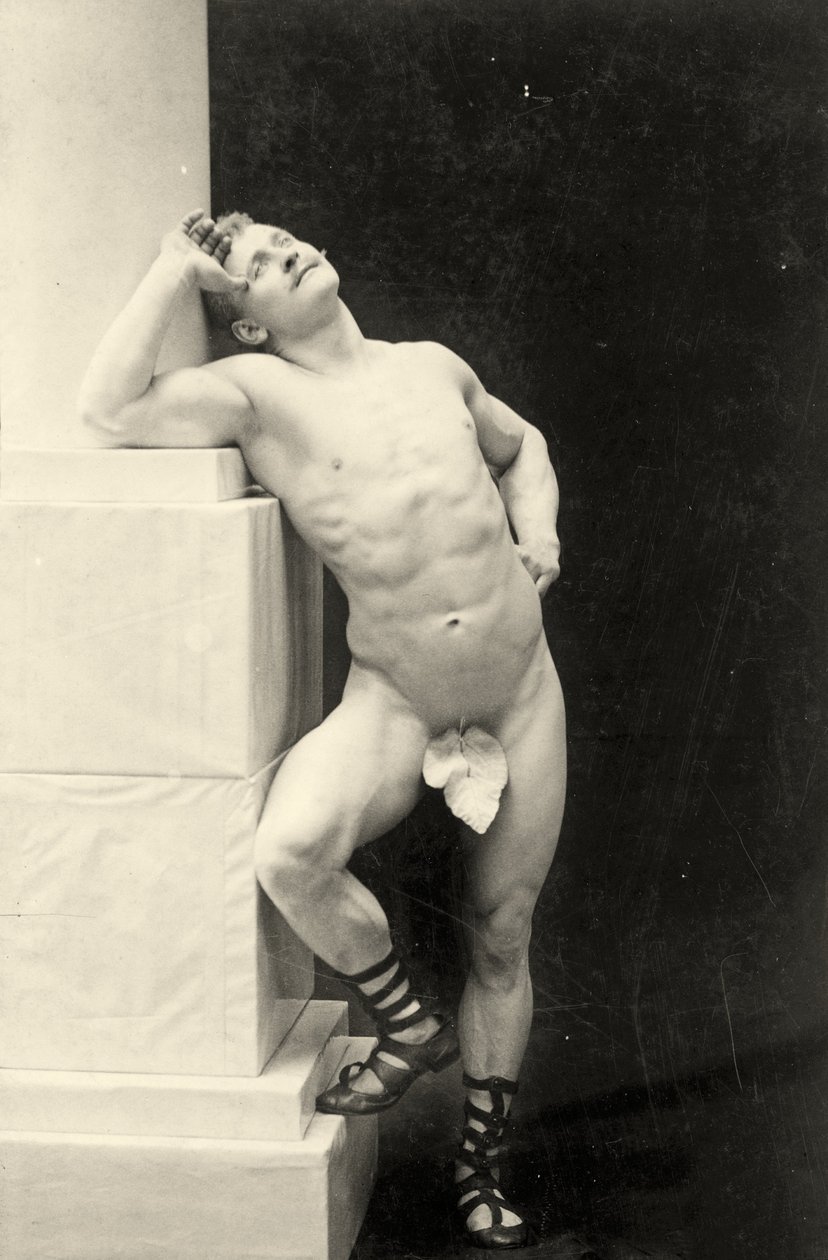 Eugen Sandow, i klassisk gammel gresk-romersk positur, ca. 1894 av George Steckel