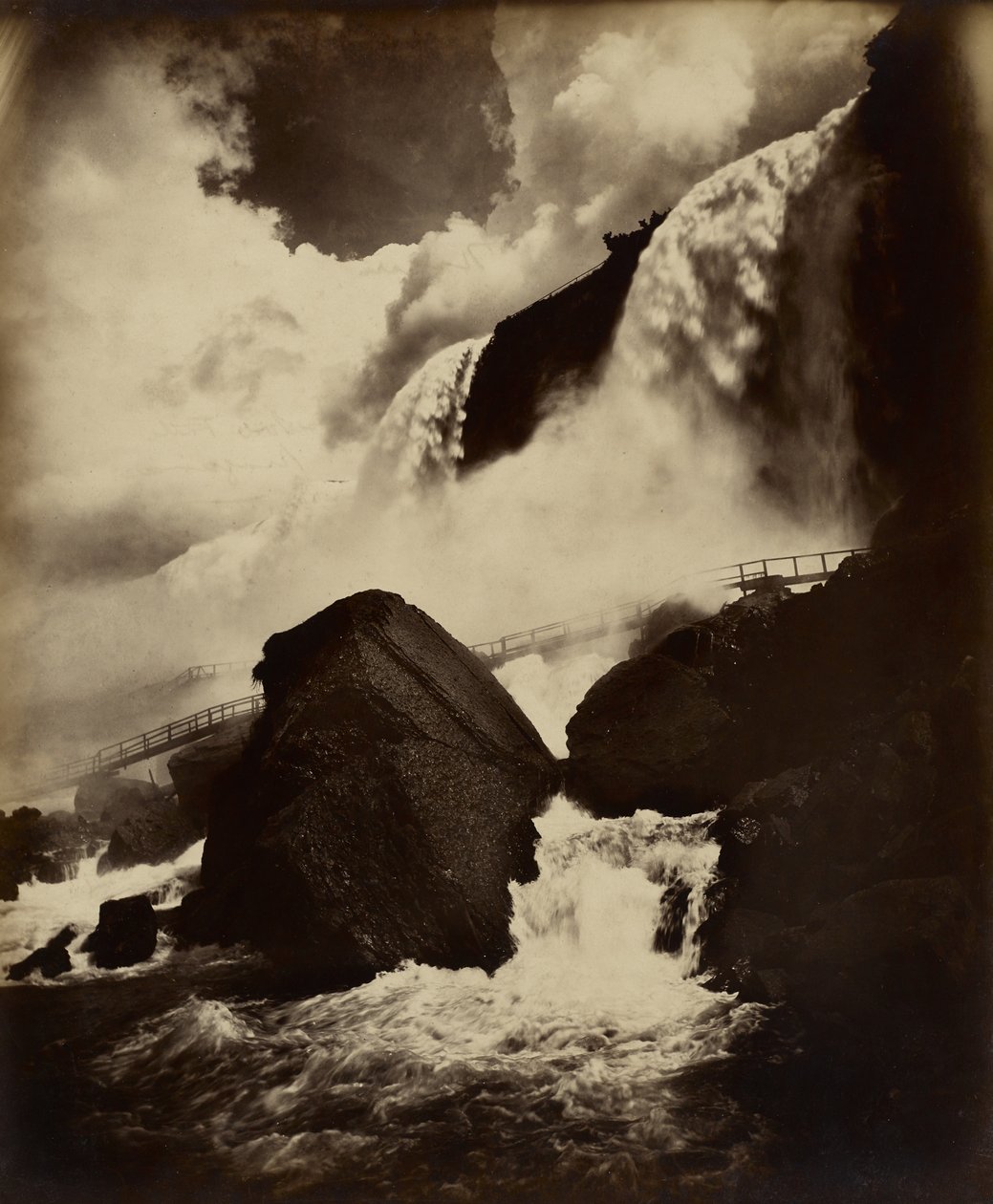 Cave of the Winds, Niagara Falls, ca. 1890 (albumin sølvtrykk fra glassnegativ) av George Barker