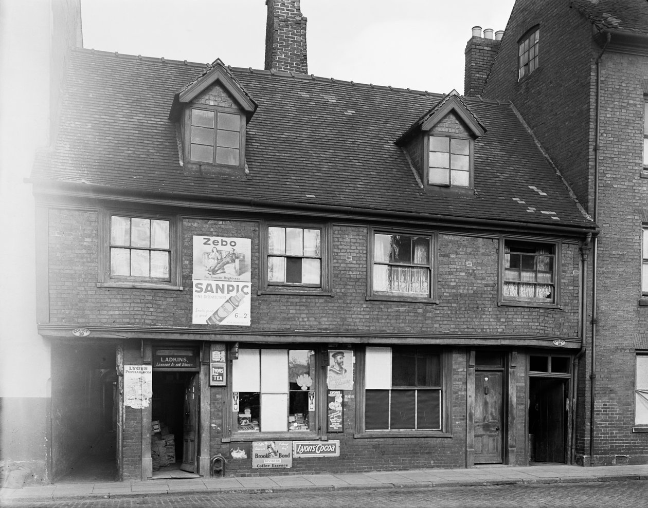 85 Little Park Street, Coventry, West Midlands, 1941. av George Bernard Mason