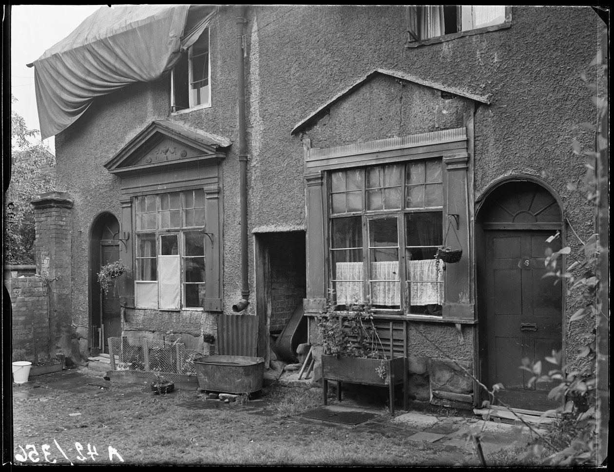 Court 20, Little Park Street, Coventry, 1941. av George Bernard Mason