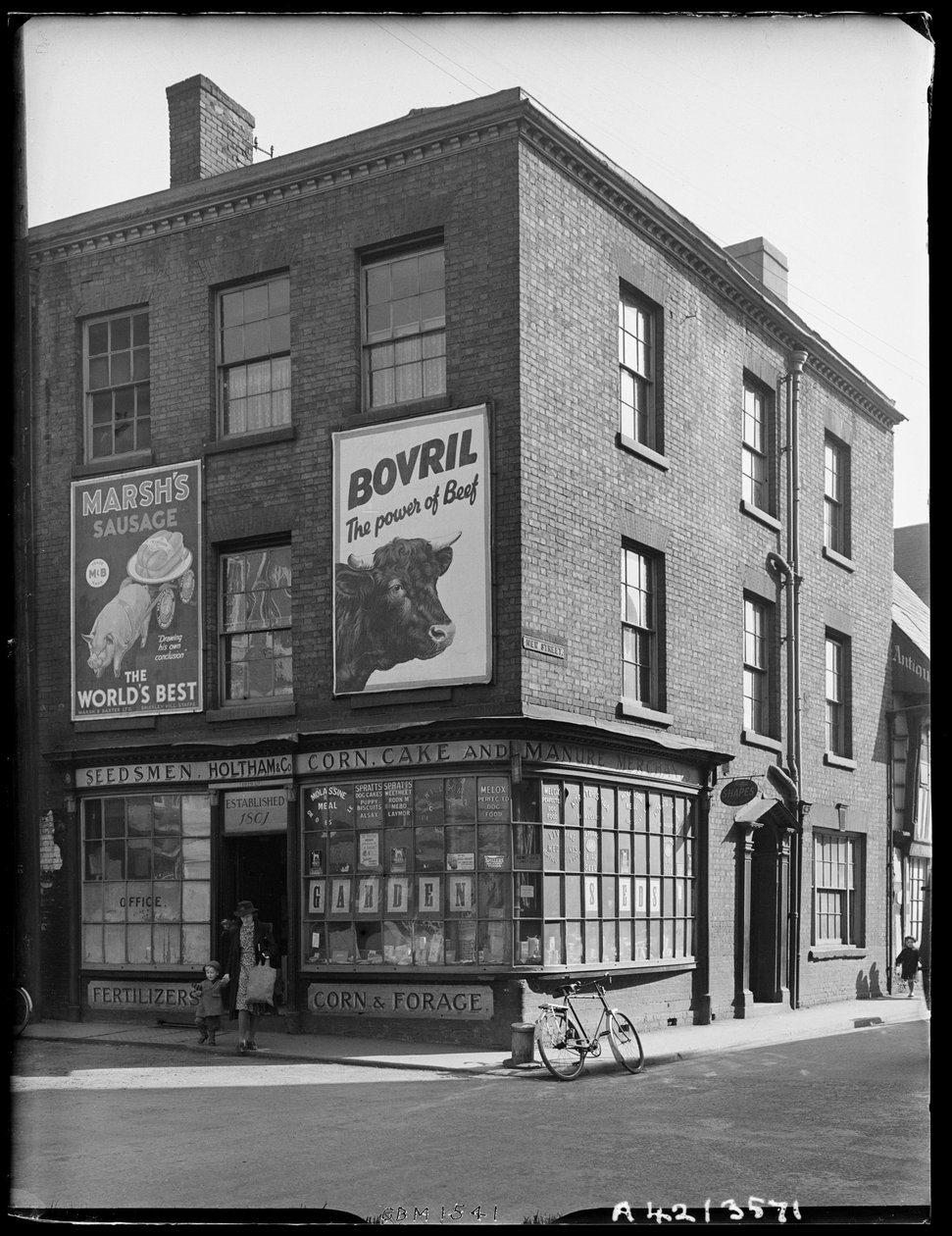 New Street, Worcester, Worcestershire, 1942. av George Bernard Mason