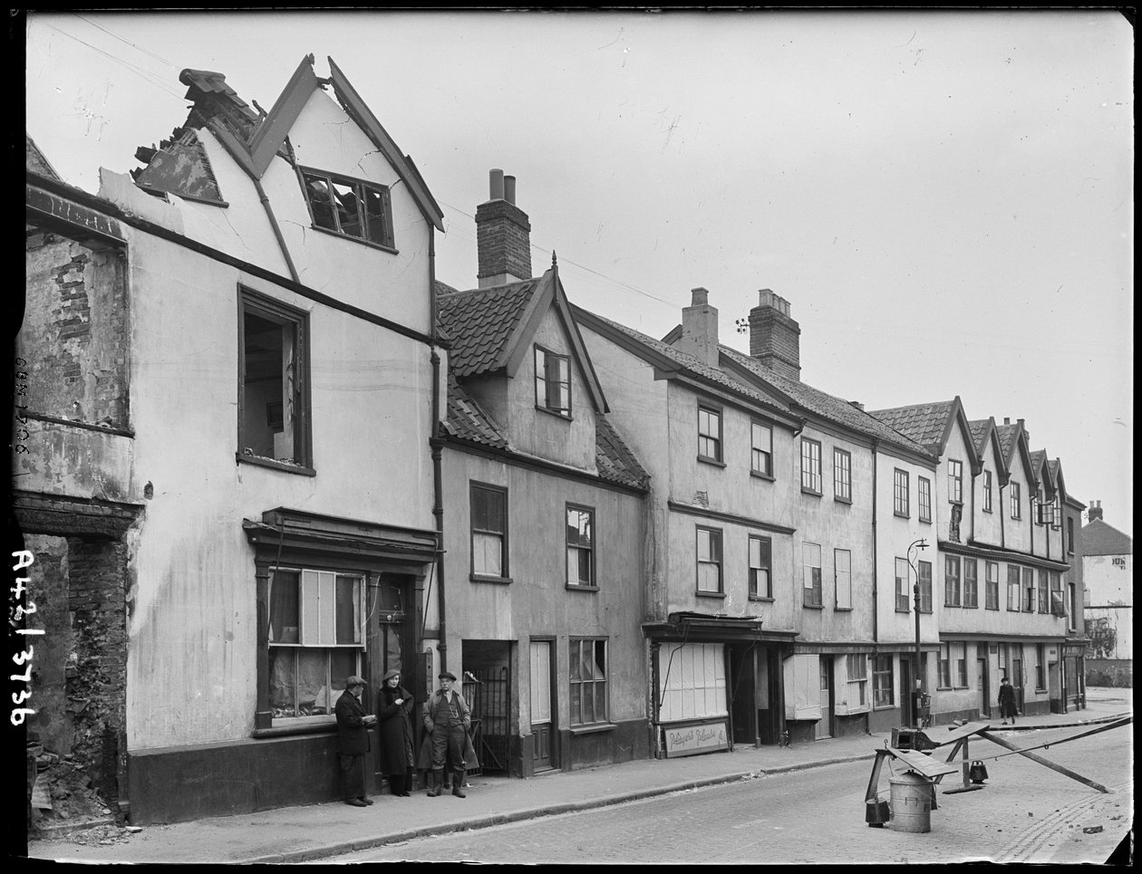 Oak Street, Norwich, Norfolk, 1942. av George Bernard Mason