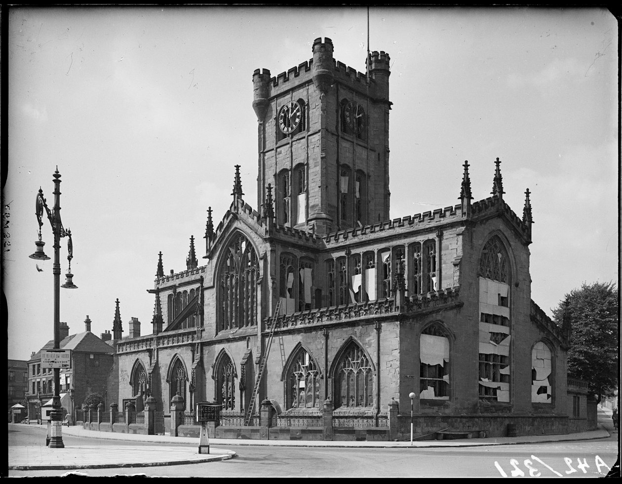 St John the Baptist's Church, Fleet Street, Bablake, Coventry, 1941. av George Bernard Mason