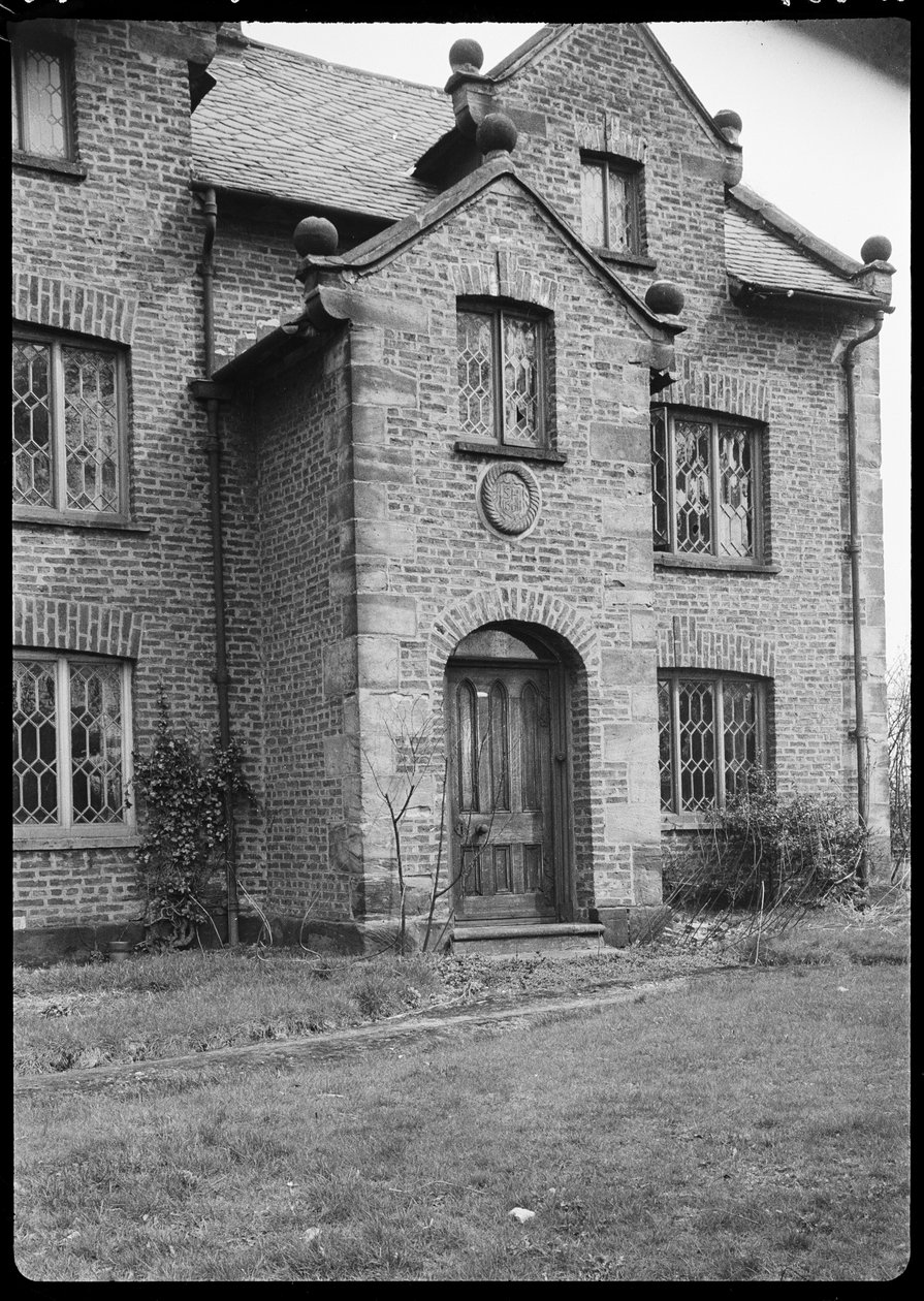 Knobb Hall, Manchester, 1942. av George Bernard Wood
