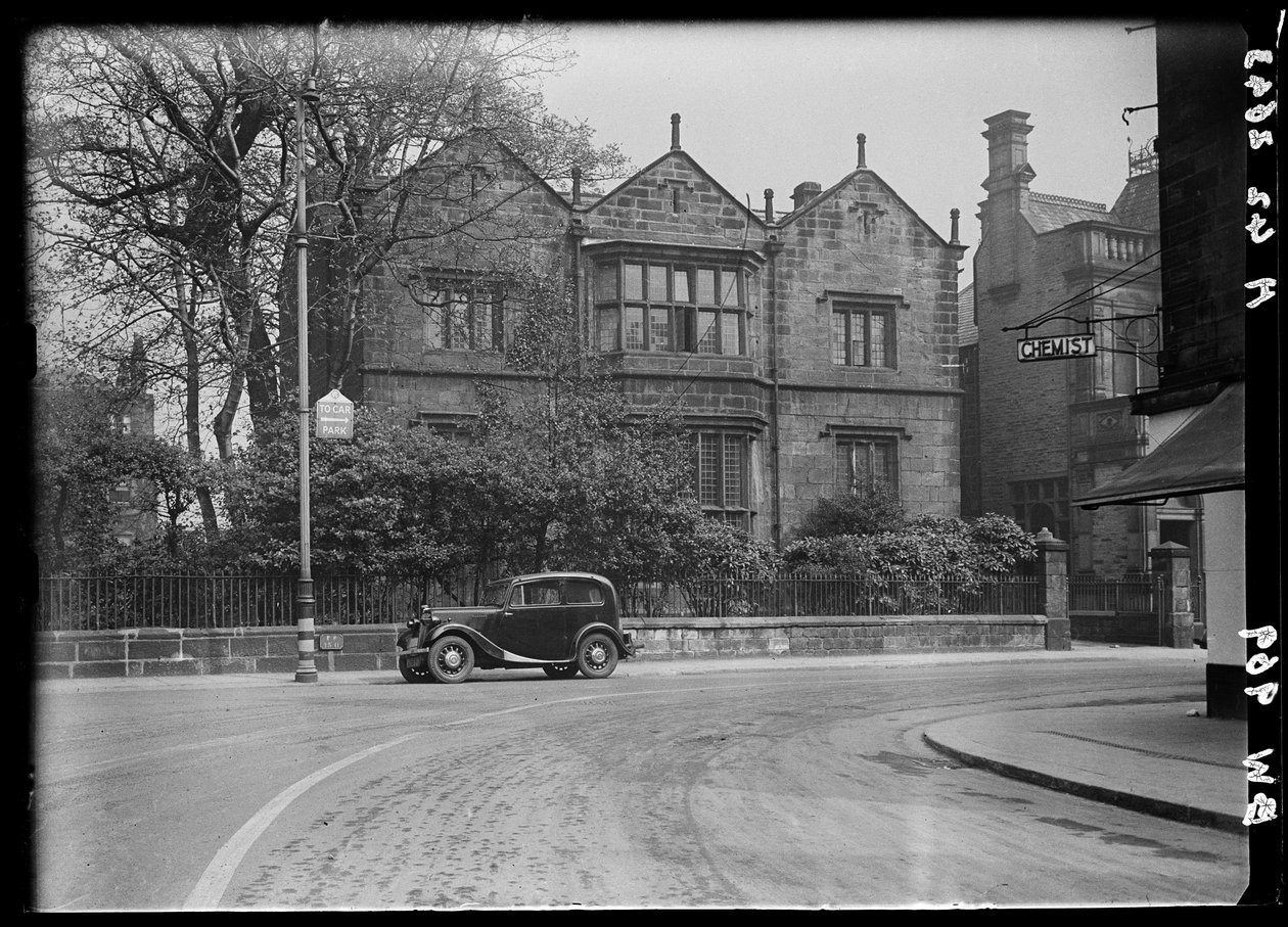 Manor Club, Manor Square, Otley, Leeds, 1942. av George Bernard Wood