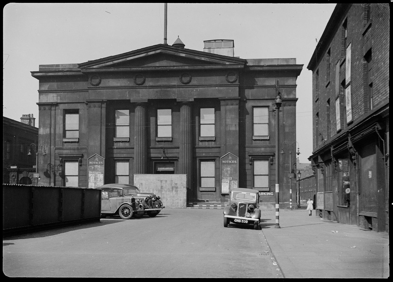 Rådhus, Bexley Square, Salford, 1942. av George Bernard Wood