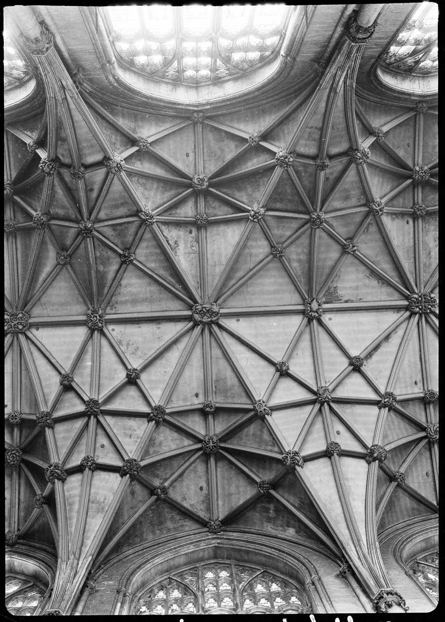 York Minster, Minster Yard, York, 1942. av George Bernard Wood