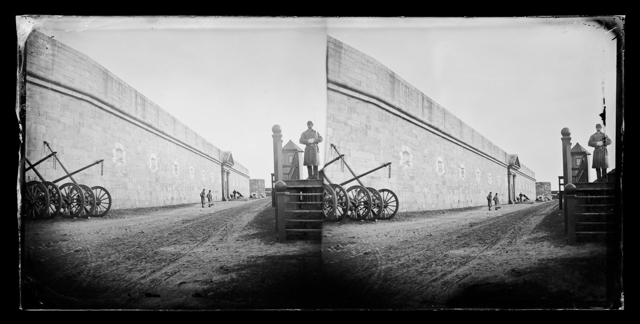 Sentry, Fort Hamilton, Brooklyn, ca. 1872-87 (våtkollosjon negativ) av George Bradford Brainerd