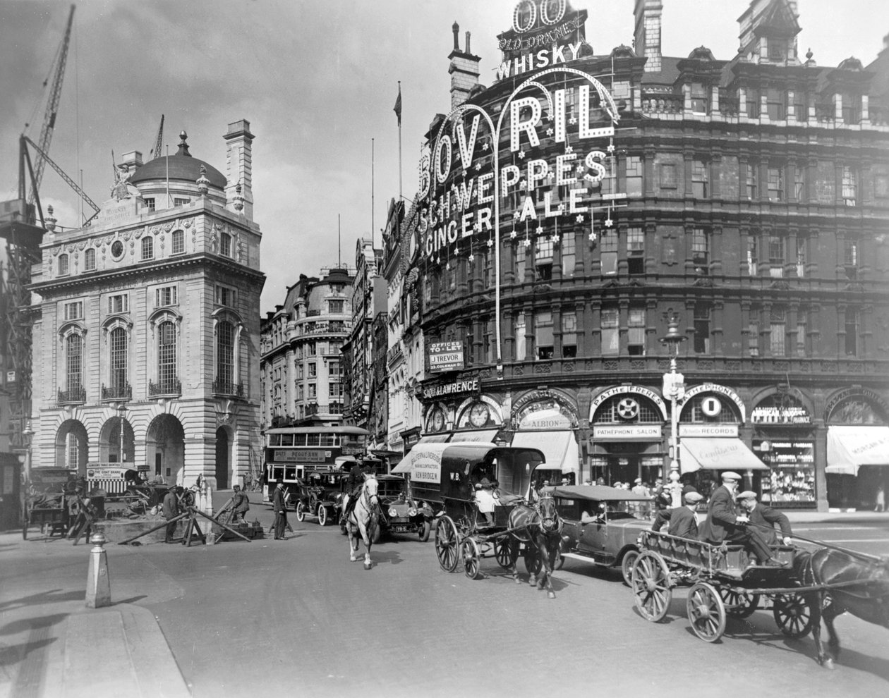 Piccadilly Circus, City of Westminster, London, tidlig på 1900-tallet. av George Davison Reid