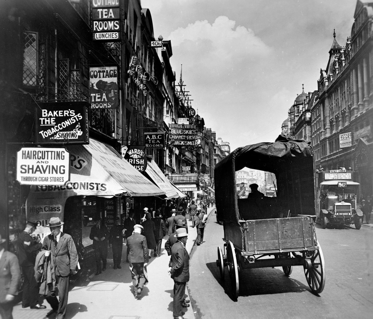 Stranden ser østover, Westminster, London, ca 1910-tallet. av George Davison Reid