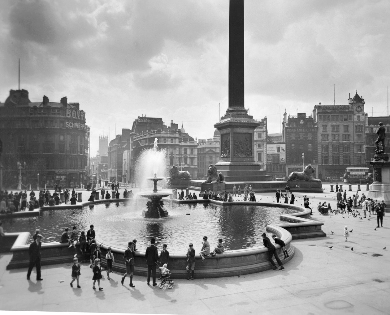 Trafalgar Square, City of Westminster, London av George Davison Reid