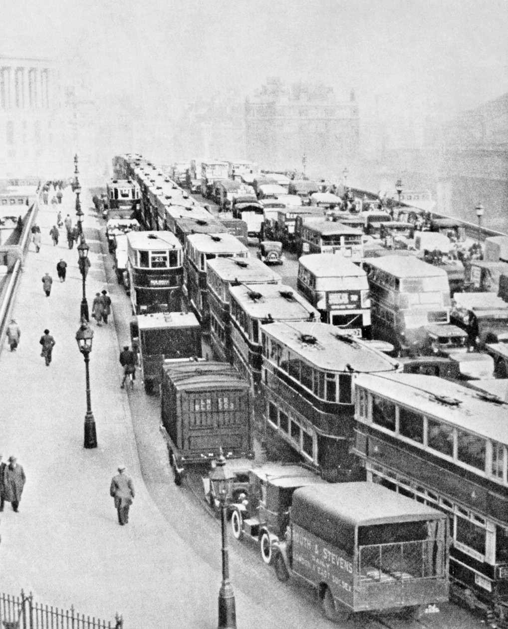 Trafikkstopp på Blackfriars Bridge, London, c1935 av George Davison Reid