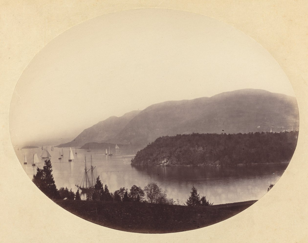 Fra Trophy Point, West Point, Hudson River, ca. 1867-1868. av George K Warren