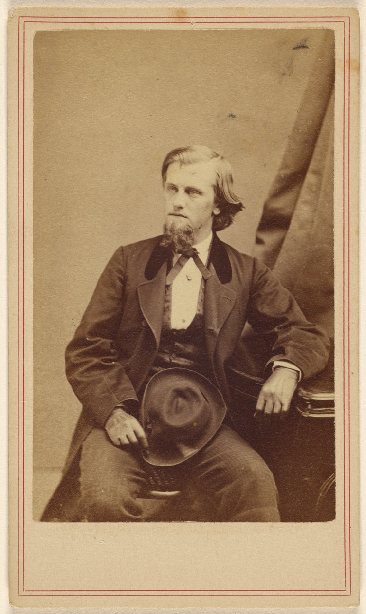 [Uidentifisert mann med geiteskjegg, sittende, holder en hatt i fanget] av George Kendall Warren