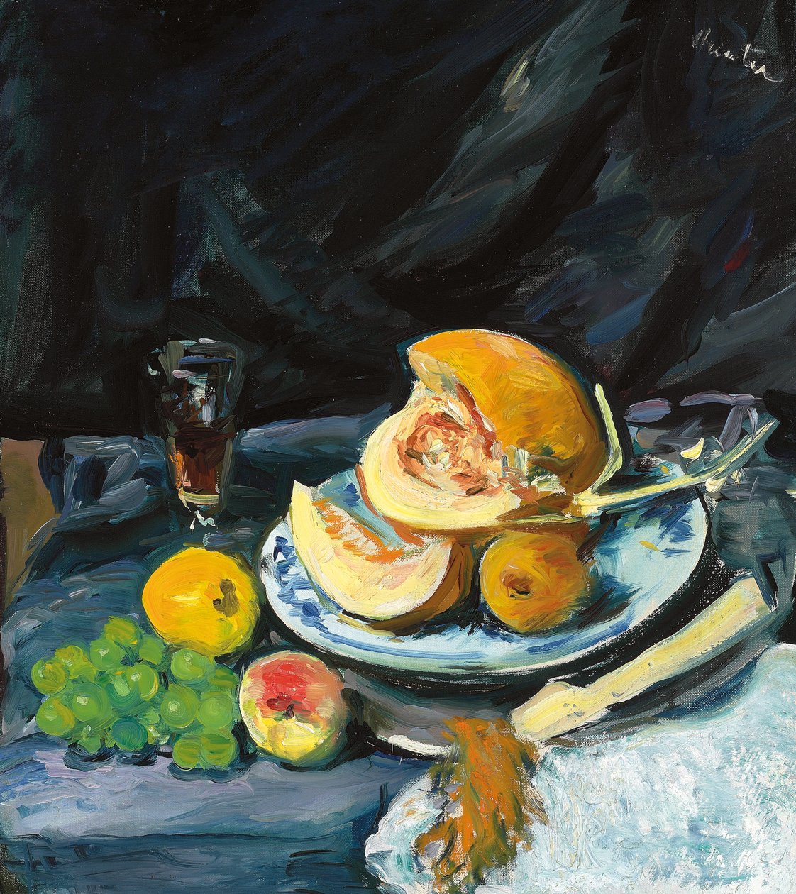 Stilleben med kuttet melon, glass og vifte, ca. 1920 av George Leslie Hunter