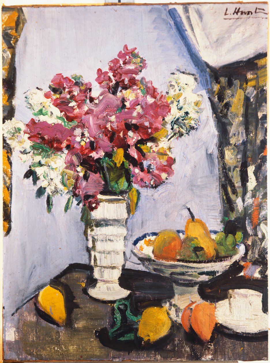 Sommerblomst og en skål med frukt, med kopp og fat av George Leslie Hunter