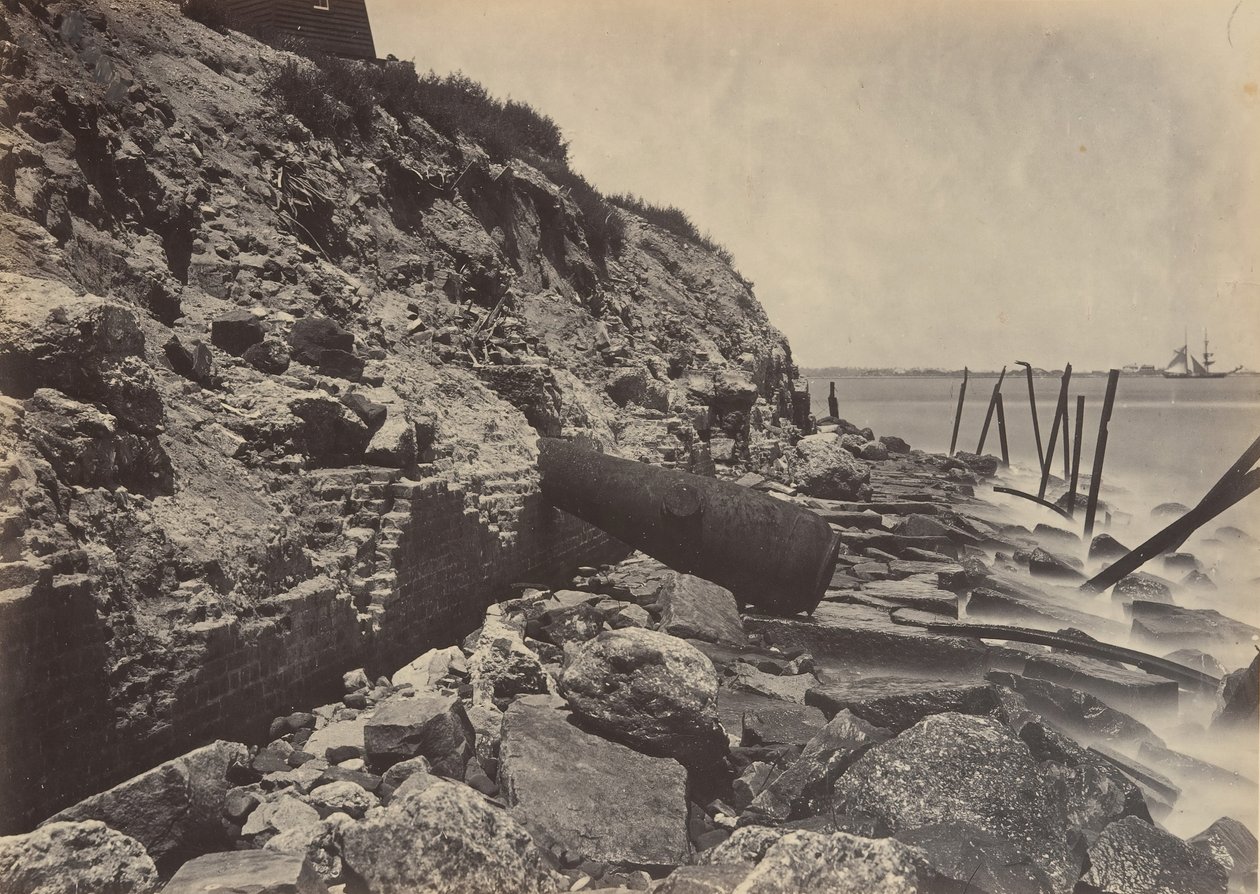 Utvendig utsikt over Fort Sumpter, 1860-tallet. av George N. Barnard