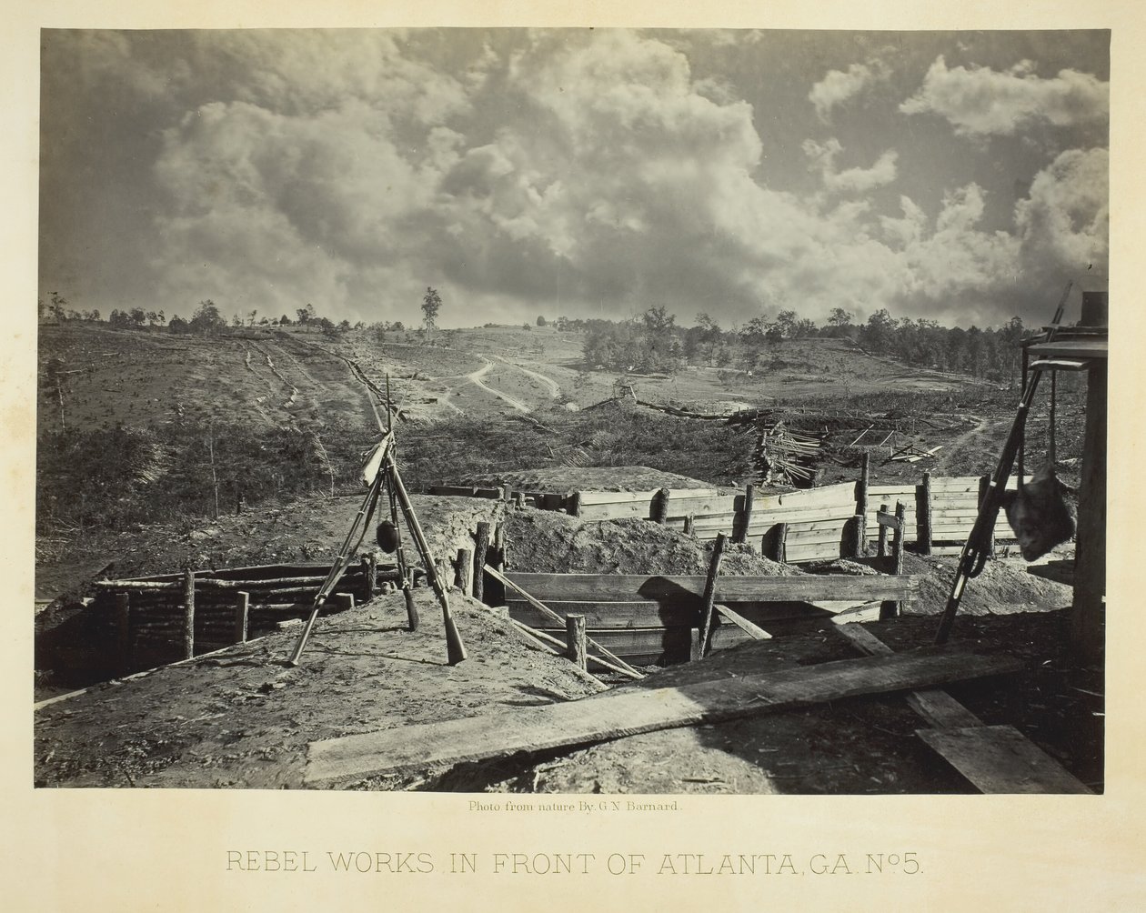 Rebel Works foran Atlanta, GA, nr. 5, 1864. av George N. Barnard