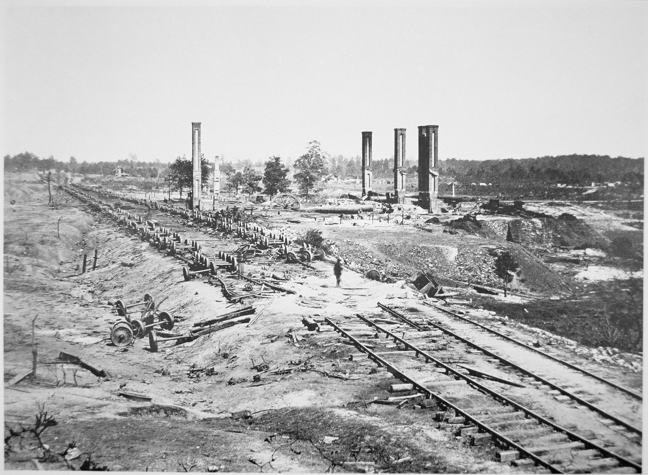 Ruins of Hoods 28-bilers ammunisjonstog og Scofield Rolling Mill, nær Atlanta, Georgia, september 1864 (s/hv-fotografi) av George N. Barnard