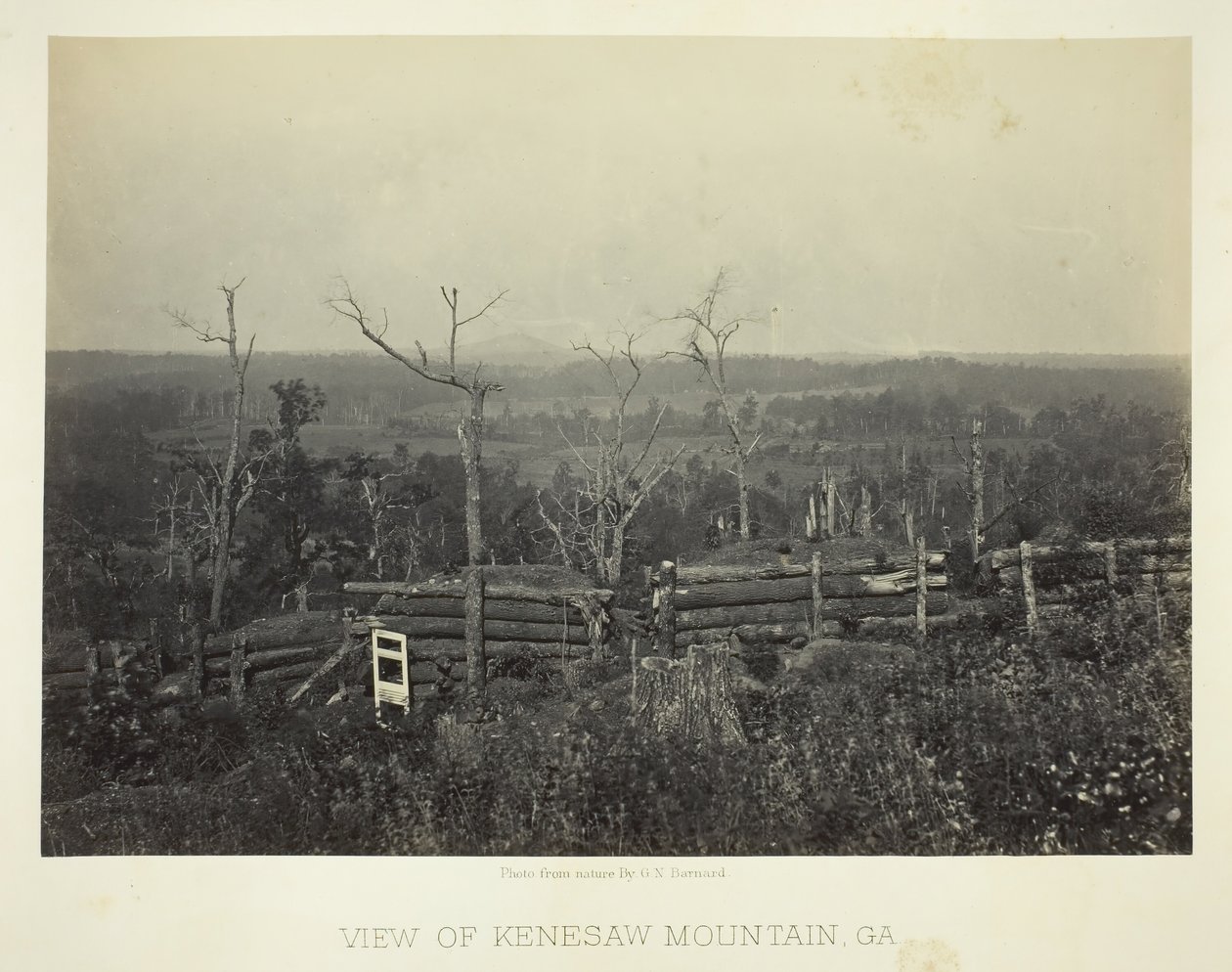 Utsikt over Kenesaw Mountain, Ga., 1866. av George N. Barnard