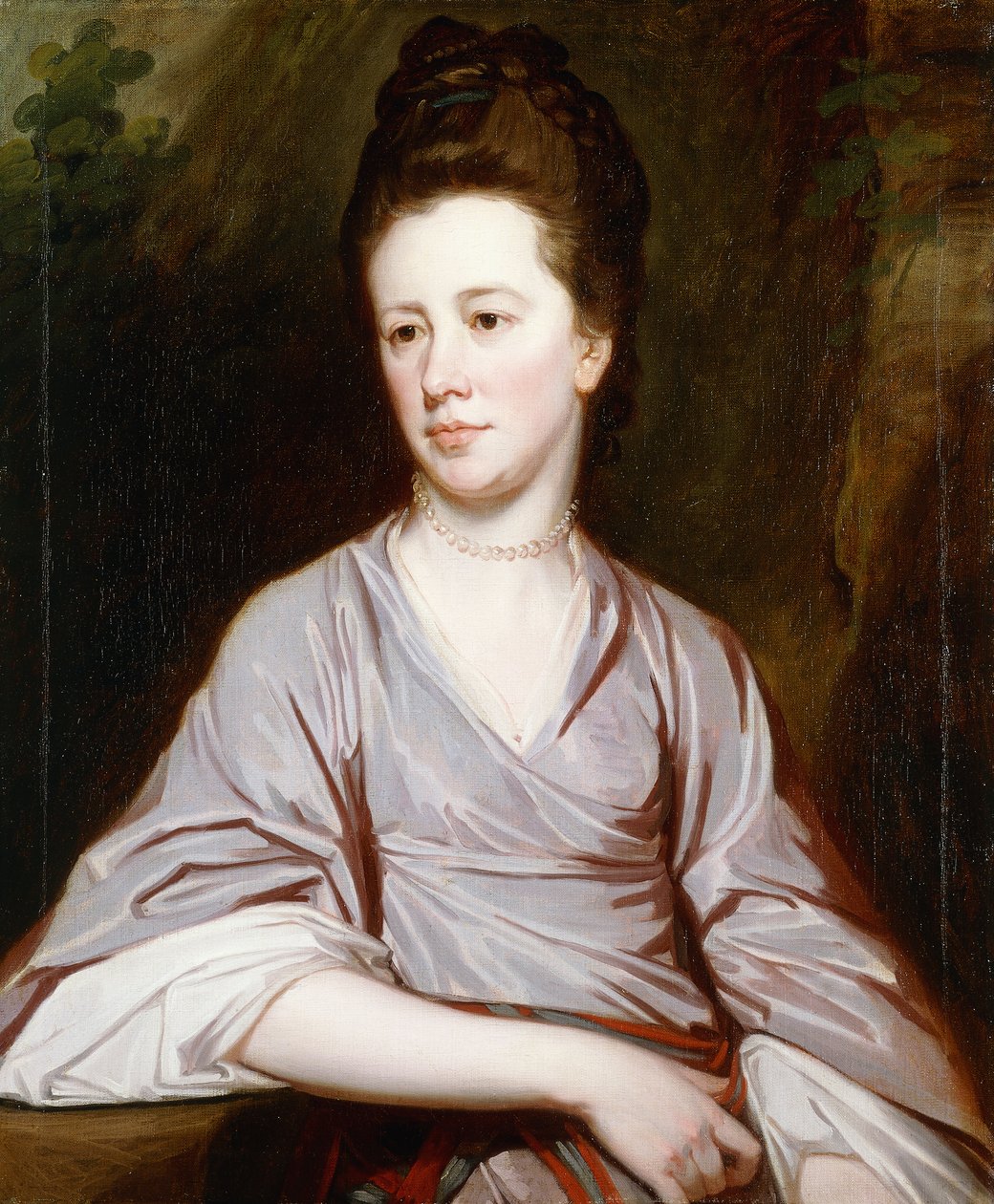 Portrett av frøken Joan Knatchbull, sittende i halv lengde iført en rødfarget kjole og et perlekjede, av George Romney