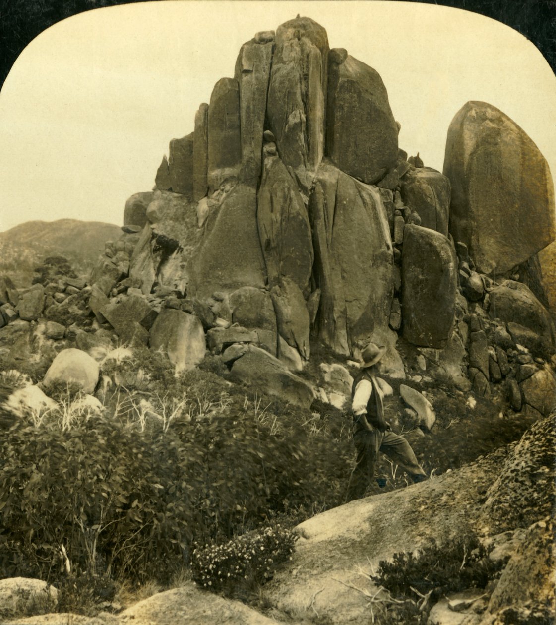 Cathedral Rock, Buffalo Ranges, Victoria, Australia, c1909. av George Rose