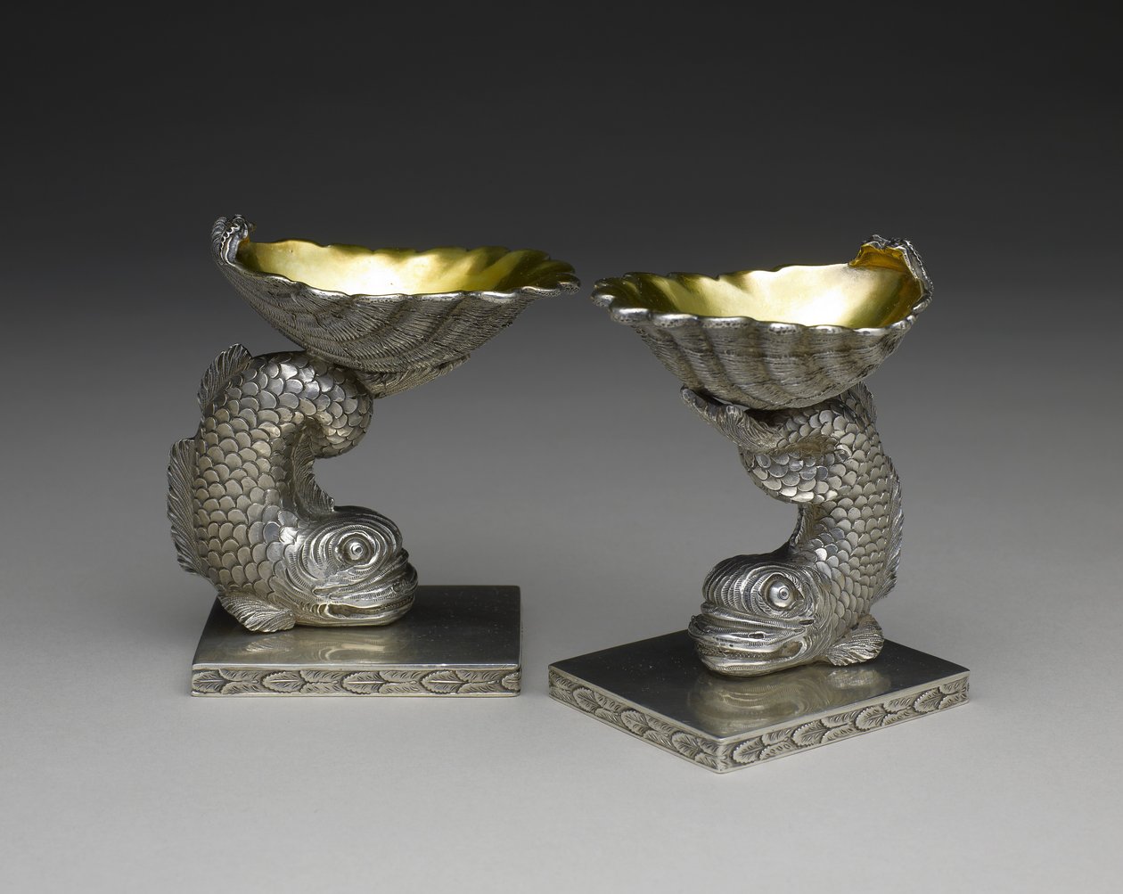 Et par saltskåler, ca. 1843-1850 (sølv og sølv forgylling) av George W. Stewart