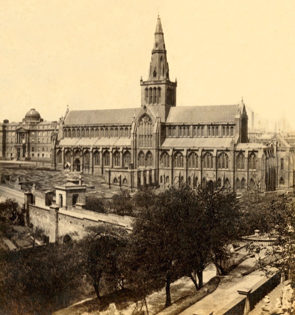 Glasgow Cathedral - Fra Sør-Øst, midten av slutten av 1800-tallet, ca 1912. av George Washington Wilson