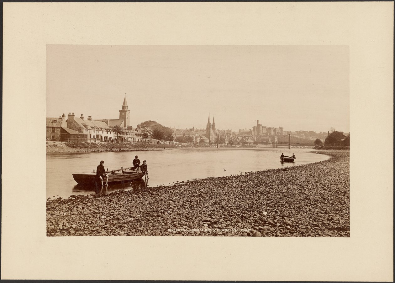 Inverness, sett fra Huntly Place av George Washington Wilson