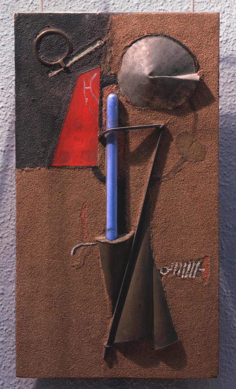 Farget konstruksjon av materialer, nummer 7. (stilleben). Verk av Georgi Avgustovich Stenberg (1900-1933), tre, metall, glass, sand på tre av Georgii Avgustovich Stenberg