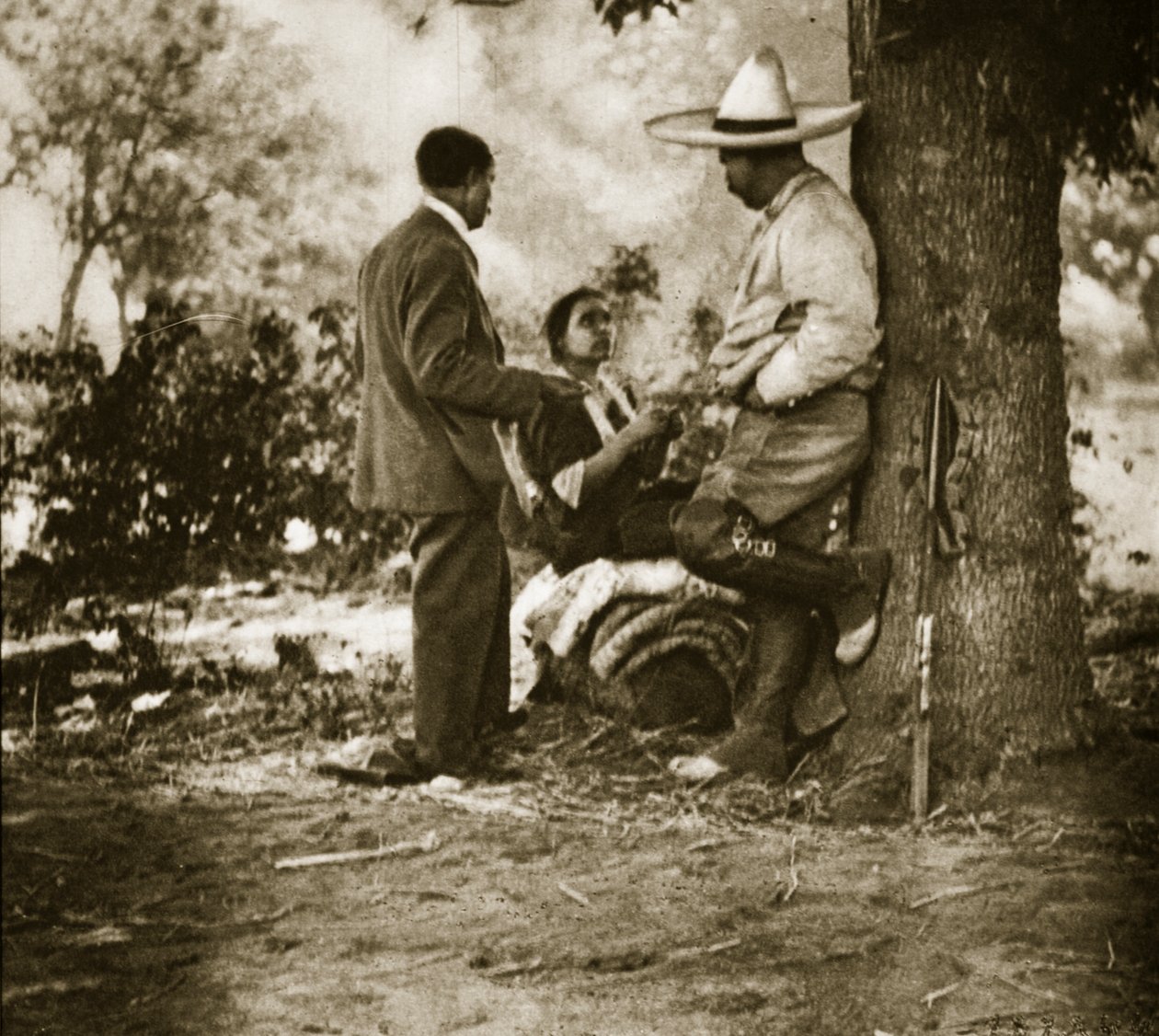 Pancho Villa på ranchen hans, 1920-23 (bw-bilde) av Gerald Brandon